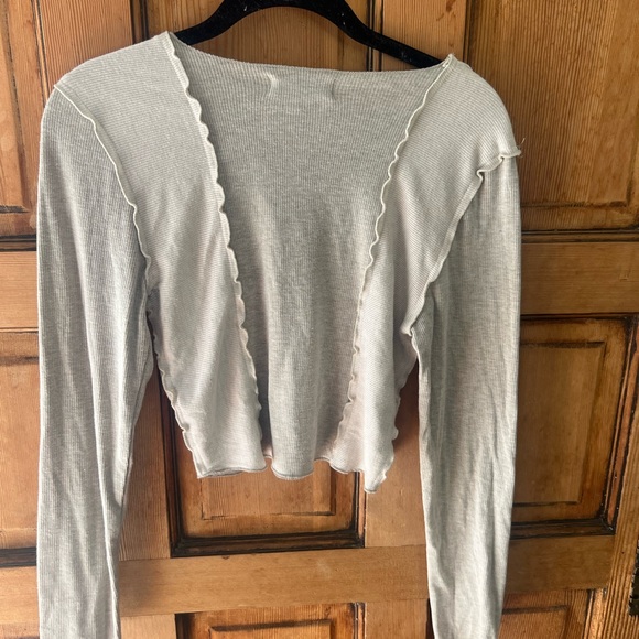 Gray Ruffled Long Sleeve Top - Picture 3 of 3